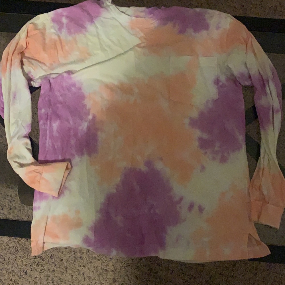 VS Pink Tie Dye L/S Shirt